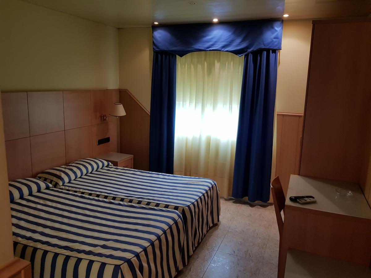 Hostal Milenium Els Monjos Exteriér fotografie