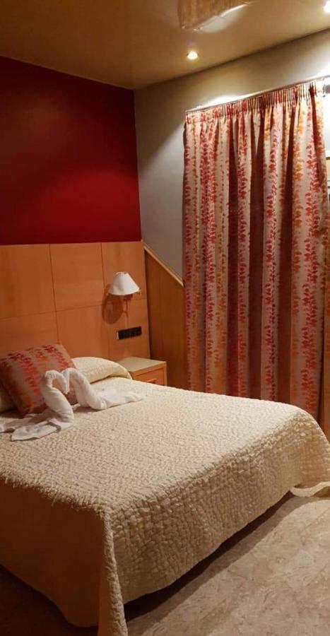 Hostal Milenium Els Monjos Exteriér fotografie